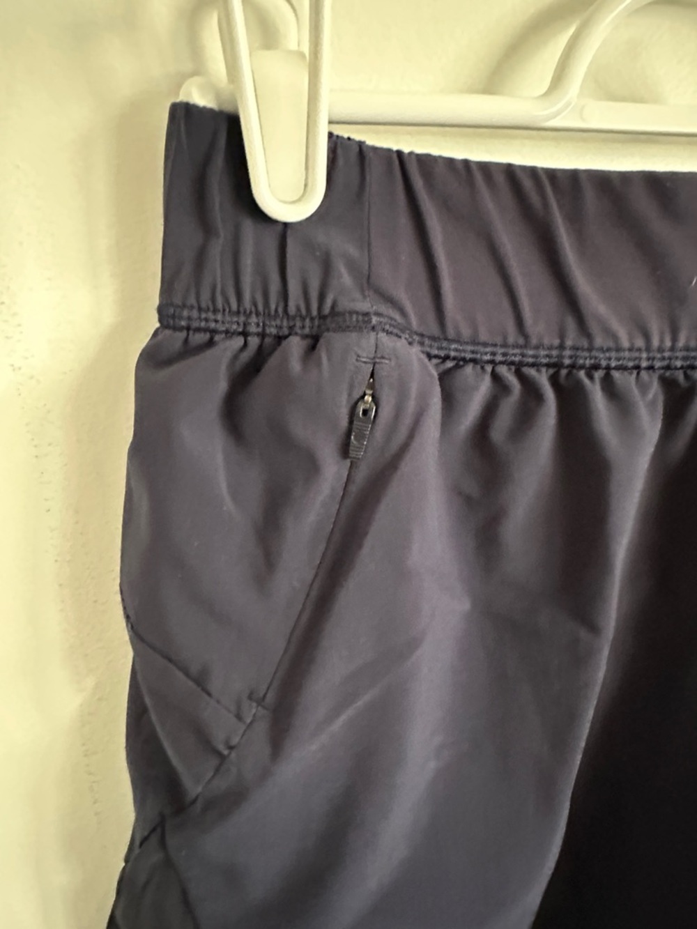 Lulu Lemon Women's Reversible Navy Athletic Shorts - Picture 6 of 9
